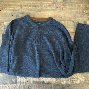 Banana republic long sleeve navy blue Henley size medium